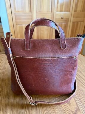 Portland Leather Medium Crossbody in Nutmeg